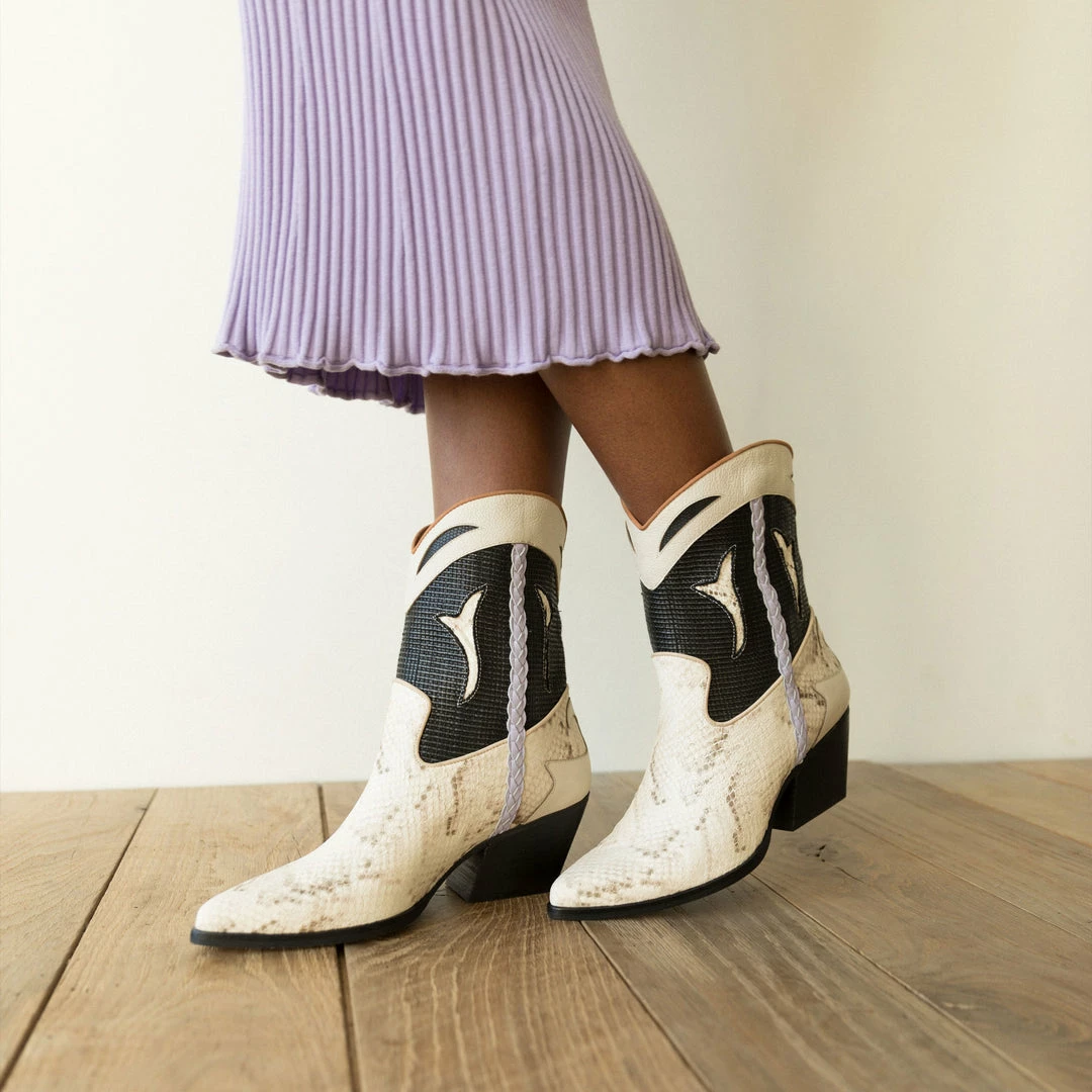DOLCEVITA LORAL BOOTIES BLACK WHITE SNAKE PRINT LEATHER
