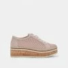 Recurate RESALE TELAH SNEAKERS IN LT BLUSH MESH - Re:vita