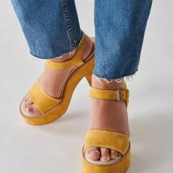 DOLCEVITA ELLY HEELS HONEY SUEDE SANDALS