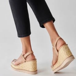 DOLCEVITA LENOX WEDGES BLUSH MULTI VINYL SANDALS