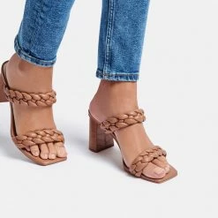 DOLCEVITA PAILY WIDE HEELS CARAMEL STELLA BRAIDED DETAILS