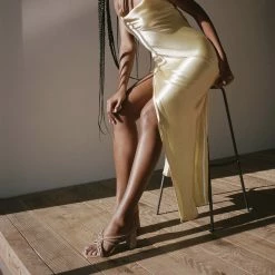 DOLCEVITA PIPIN HEELS CAFE EMBOSSED LEATHER SANDALS