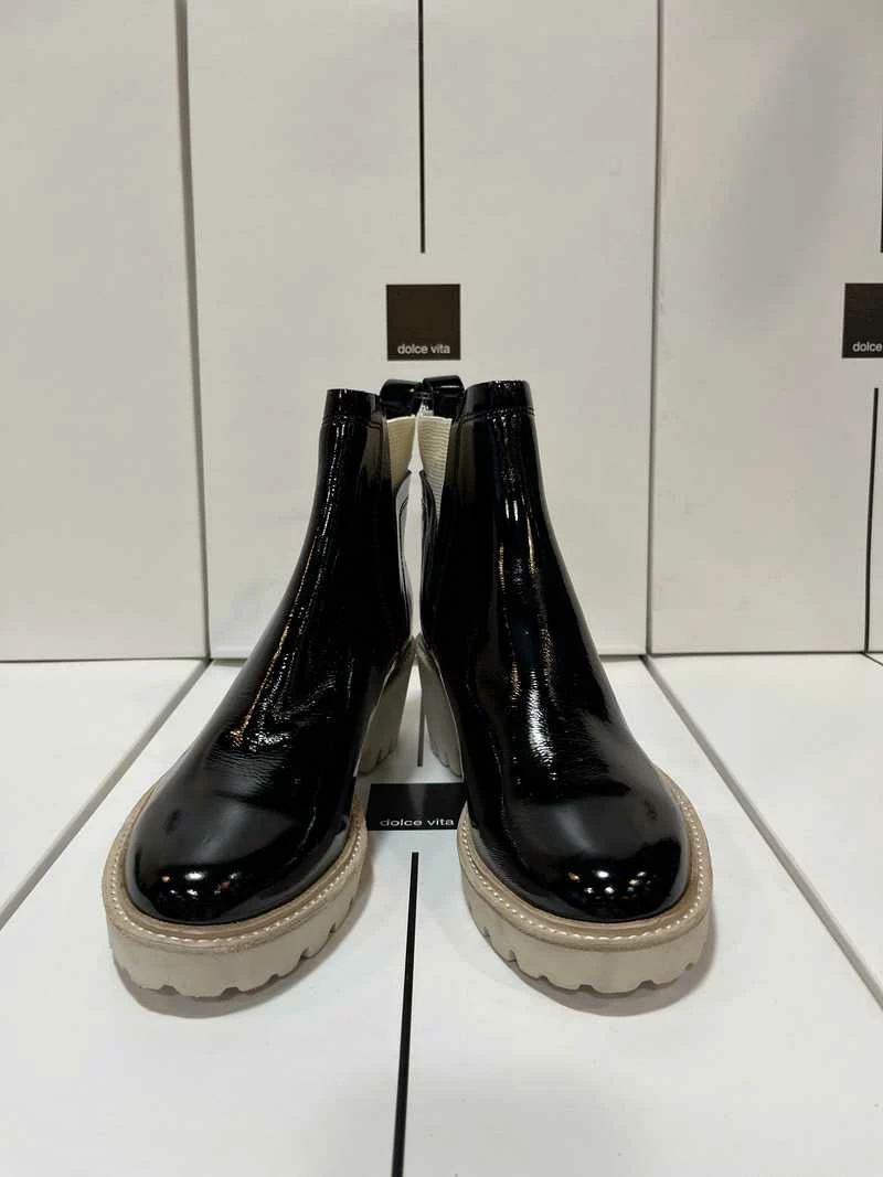 Recurate HUEY BOOTIES ONYX PATENT Re:vita