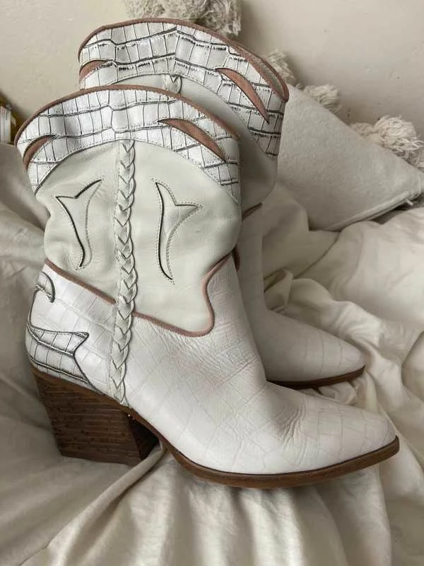 Recurate RESALE LORAL BOOTIES IVORY LEATHER Re:vita