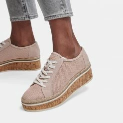 Recurate RESALE TELAH SNEAKERS IN LT BLUSH MESH - Re:vita