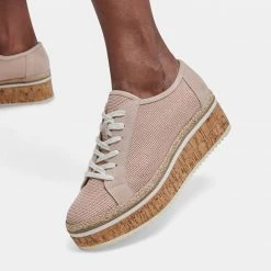 Recurate RESALE TELAH SNEAKERS IN LT BLUSH MESH - Re:vita