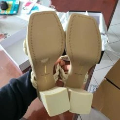 Recurate RESALE ASHBY HEELS IN IVORY STELLA - Re:vita