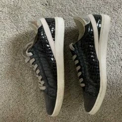 Recurate NINO SNEAKERS IN ANTHRACITE PATENT CROCO LEATHER - Re:vita