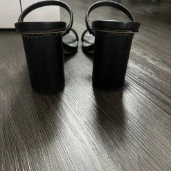 Recurate NOLES WIDE HEELS ONYX LEATHER - Re:vita RESALE